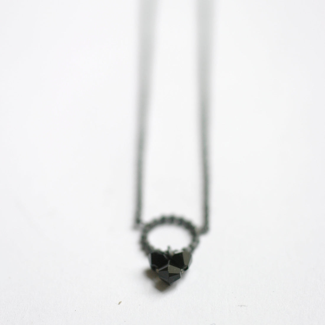 zwart swarovski ketting met zilver - Hester Zagt