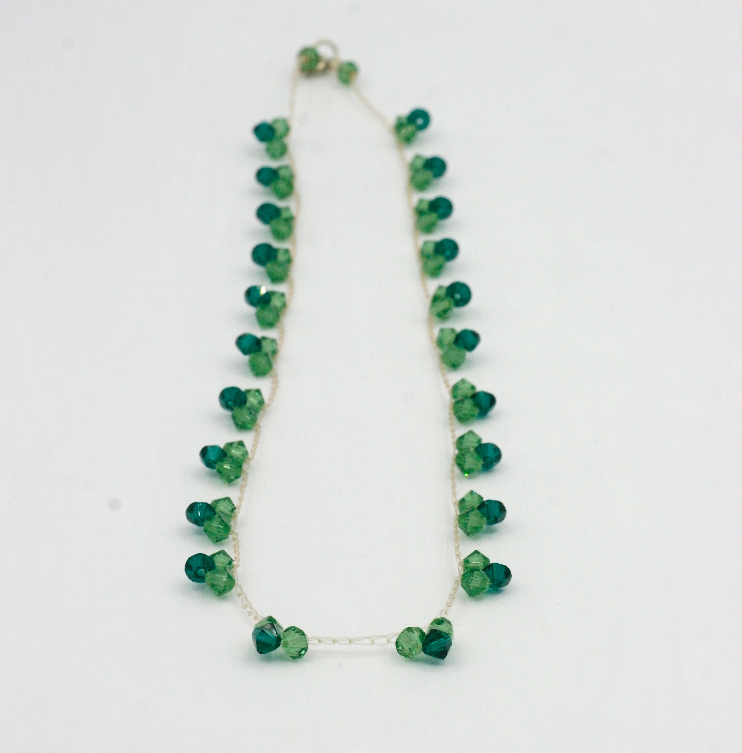 swarovski ketting k3-22 lichtgroen 2 donkergroen 1 - Hester Zagt