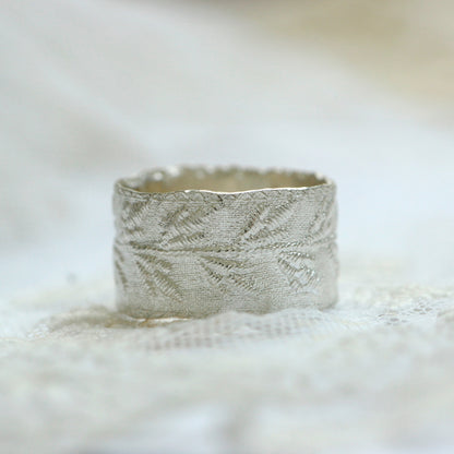 Zilveren ring, geinspireerd op kant, handgemaakt voor het Rijksmuseum, Hester Zagt