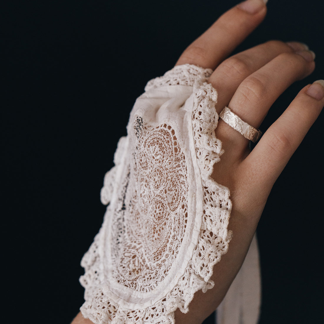 aanschuifring geïnspireerd op kant - Hester Zagt