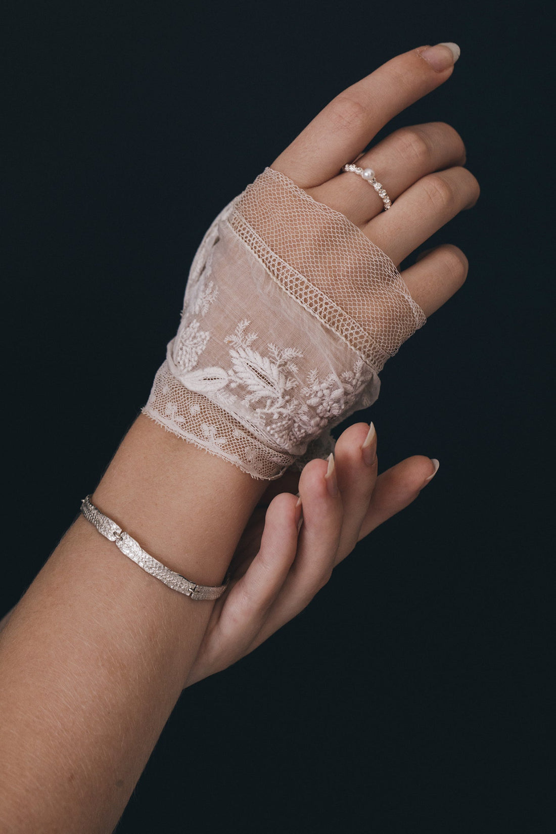 zilverenArmband  geïnspireerd op kantwerk, Hester Zagt x Rijksmuseum