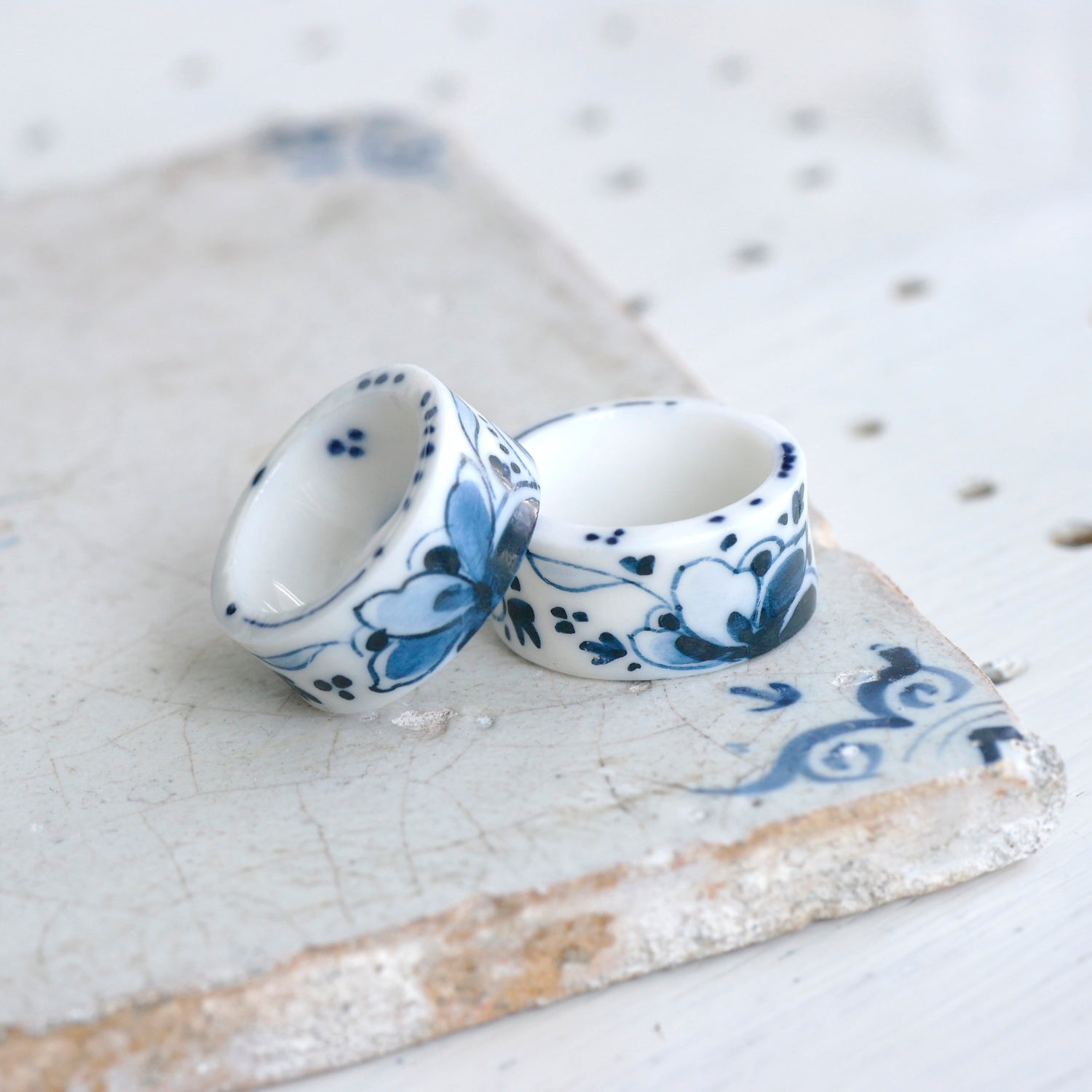 Ring delft blue, hand-painted