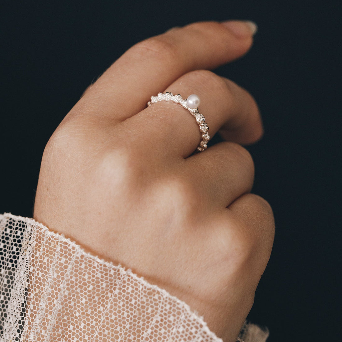 zeeuwse aanschuifring met witte parel-rijksmuseum-Hester Zagt