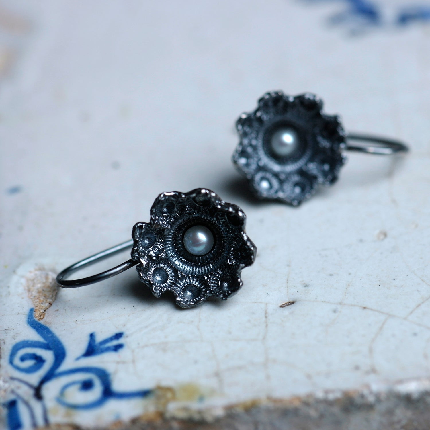 Zeeland earrings blackened silver and white pearls