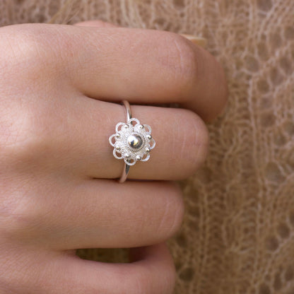 de echte zeeuwse knoop ring in zilver- Hester Zagt