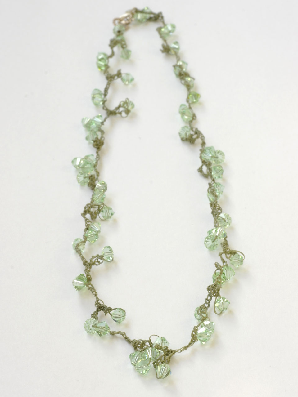 swarovski collier lichtgroen s55 - Hester Zagt